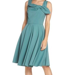 Gal Meets Glam Zoe Bow Dress size 8
